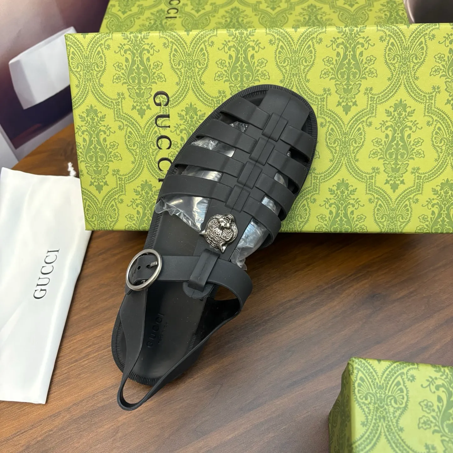 Men's shoes 260💰 [Gucci] Counter quality, top-quality original goods, real photos! Original TPU material, fine workmanship, comfortable; genuine 1:1 replica Size: 36 ~ 46